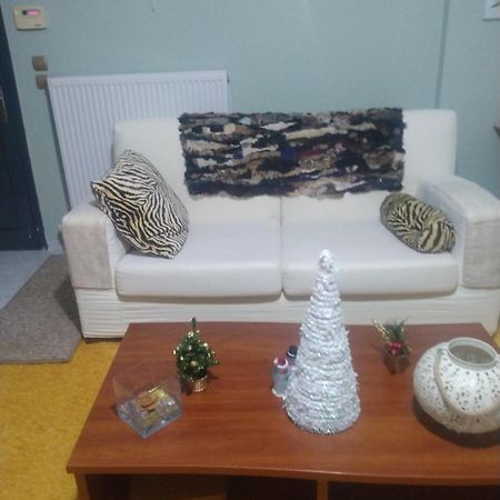 My Sunny Low Home Patras Bagian luar foto